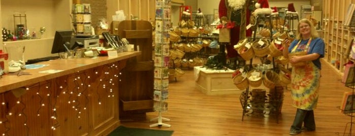Marion Lane Candles & Gifts is one of First Friday ArtWalk.