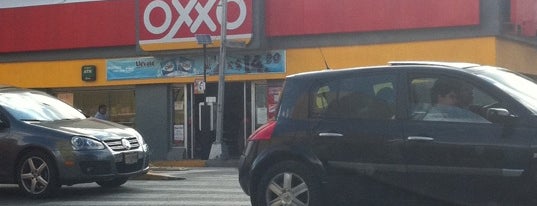 Oxxo Ciudadela is one of Samuelさんのお気に入りスポット.