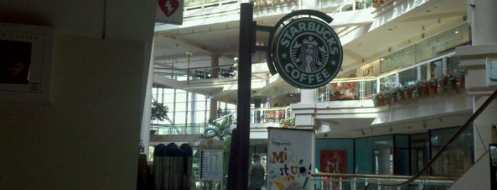 Starbucks is one of Orte, die Jonathan gefallen.
