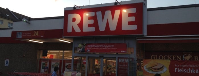 REWE is one of สถานที่ที่ Dirk ถูกใจ.
