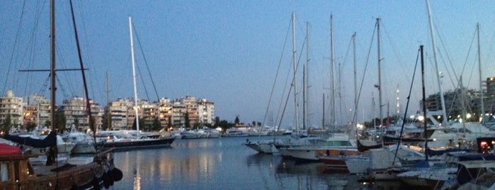 Häagen-Dazs Café is one of Piraeus Best Spots 1.