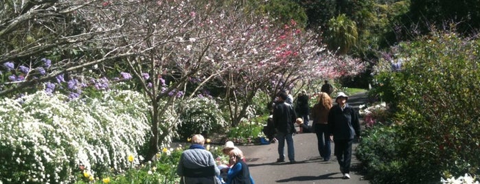 Royal Botanic Garden is one of Australia.