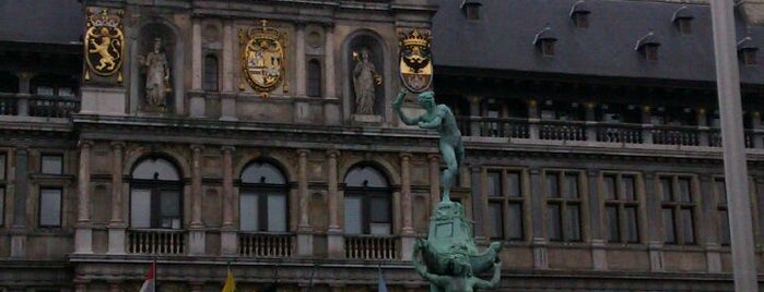Большая рыночная площадь is one of 80 must see places in Antwerp.