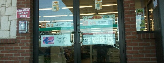 7-Eleven is one of Posti che sono piaciuti a Oscar.