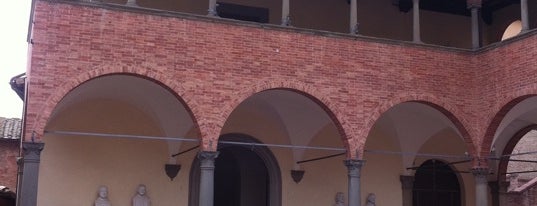 Casa di Santa Caterina is one of Posti che sono piaciuti a Gabriel.