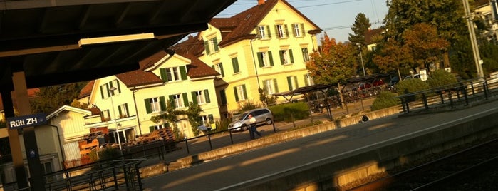 Bahnhof Rüti ZH is one of Bahnhöfe Top 200 Schweiz.