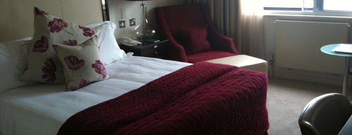 The Bristol Hotel is one of Lugares favoritos de Fiona.