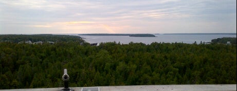 Bruce Peninsula National Park is one of Ontario Parks.