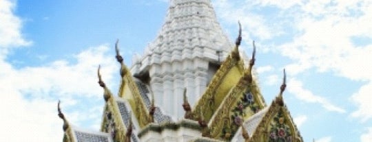 Bangkok City Pillar Shrine is one of Holy Places in Thailand that I've checked in!!.