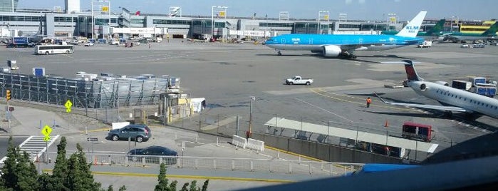 John F. Kennedy Uluslararası Havalimanı (JFK) is one of Airports.