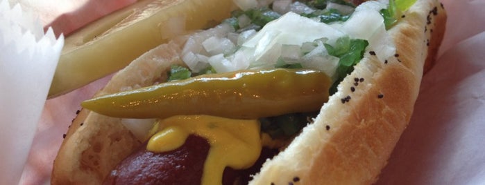 Fat Dan's Chicago Style Deli is one of Naptown's absolute best burger and hot dog spots..