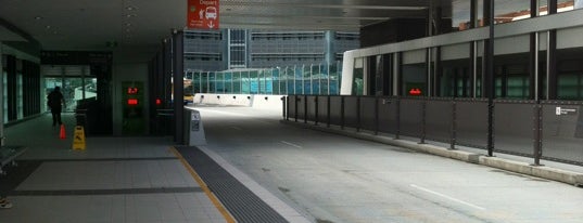 RBWH Busway Station is one of Leesa’s Liked Places.