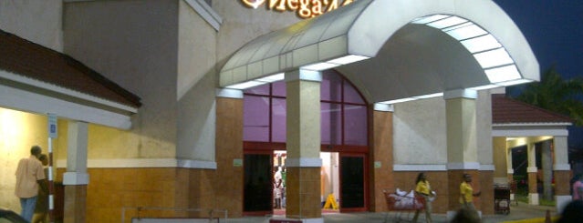 MegaMart is one of Tempat yang Disukai Floydie.