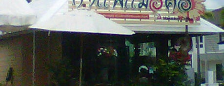 กาแฟแม่อูคอ is one of Places that sell Cookie Dutch.