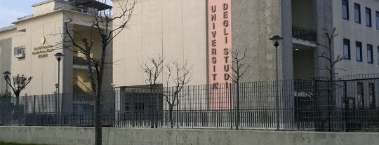 Seconda Università degli Studi di Napoli - Dipartimento di Giurisprudenza - Aulario is one of Places.