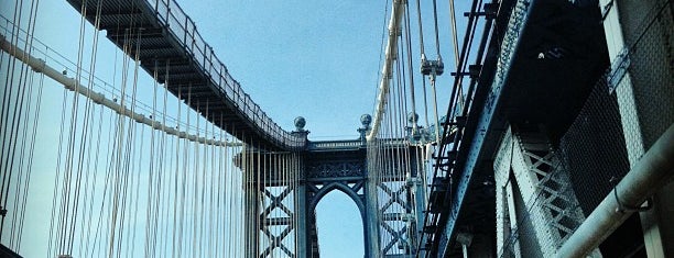 Manhattan Bridge is one of Coolplaces Nyc.