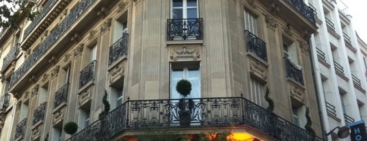 Café de Flore is one of Paris.