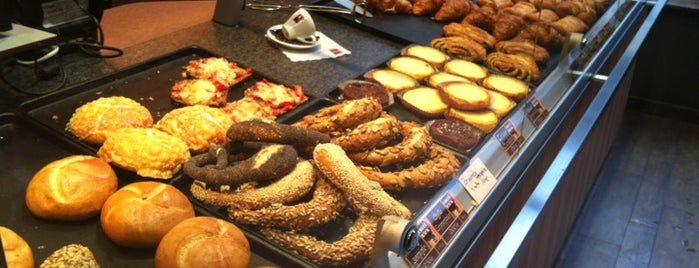Come Bäck - German Bakery is one of Posti che sono piaciuti a Sibel.