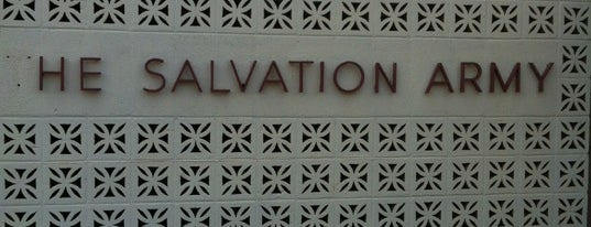 The Salvation Army (church) is one of Locais salvos de Bobby.