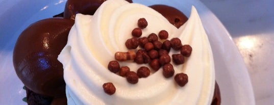 Muma's Cupcakes is one of Locais curtidos por Nacho.