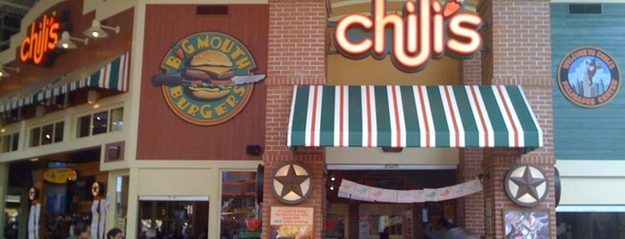 Chili's Grill & Bar is one of Lugares favoritos de Moses.