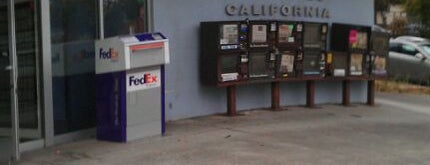 US Post Office is one of Efrenさんのお気に入りスポット.