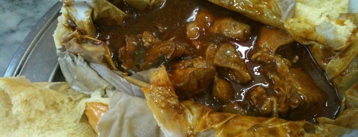 Yau Kee Restaurant (游记酒楼面包鸡 Chicken Bun/Bread) is one of 霹靂 Perak.