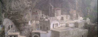 Monasterio de Sumela is one of Visit Turkey.