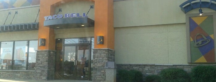 Taco Bell is one of Tempat yang Disukai danielle.