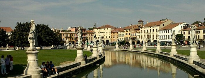 Prato della Valle is one of Padova.