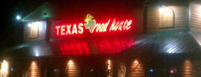 Texas Roadhouse is one of Lugares favoritos de Scott.