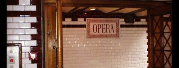 Opera (M1) is one of Будапешт (Budapest).