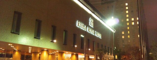 Rihga Royal Hotel Osaka is one of Lugares favoritos de Shigeo.