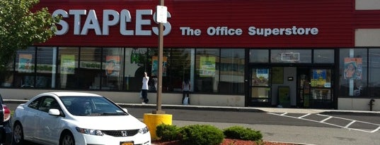 Staples is one of Meiさんのお気に入りスポット.