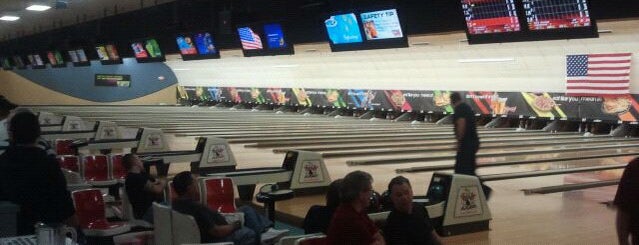 AMF Southtown Lanes is one of Harryさんのお気に入りスポット.