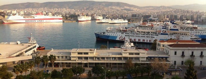 Saint Nikolas Square is one of Π'ın Beğendiği Mekanlar.