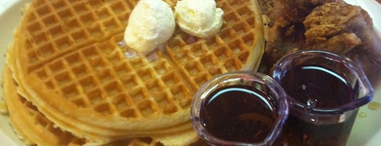 Roscoe's House of Chicken and Waffles is one of Tumara 님이 좋아한 장소.