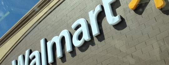 Walmart Supercenter is one of สถานที่ที่ Ray L. ถูกใจ.