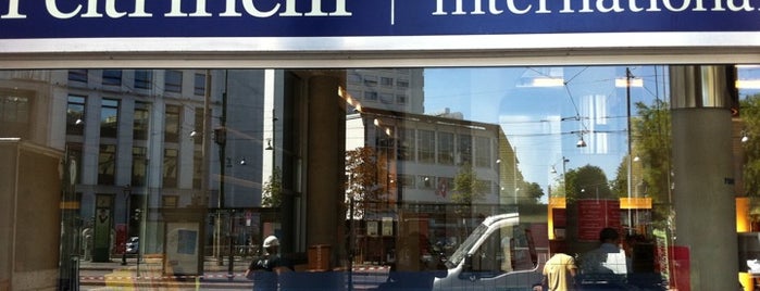 la Feltrinelli International is one of Milano.