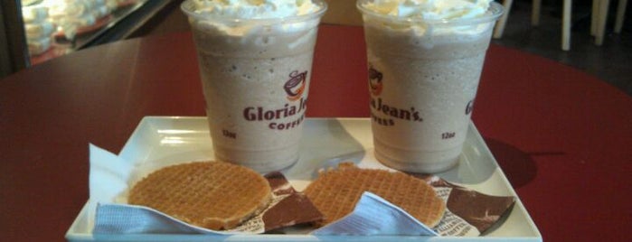 Gloria Jean's Coffees is one of Tempat yang Disukai Belisa.