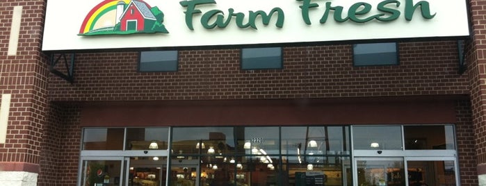 Farm Fresh is one of Andrea’s Liked Places.
