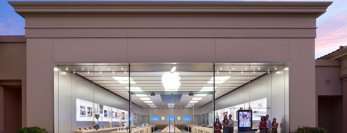 Apple Fashion Island is one of Posti che sono piaciuti a Zachary.