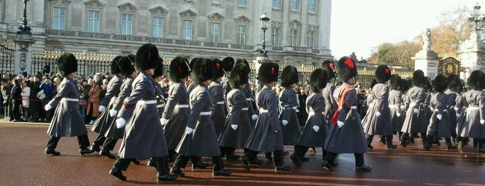 Changing of the Guard is one of When In London....