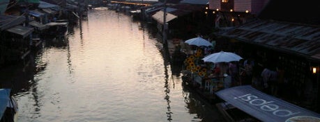 Amphawa Floating Market is one of For The Land Market..