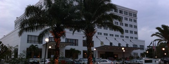 Vistana Hotel Kuantan is one of Tempat yang Disukai Dinos.