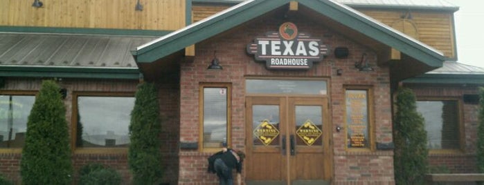 Texas Roadhouse is one of สถานที่ที่ Sterling ถูกใจ.