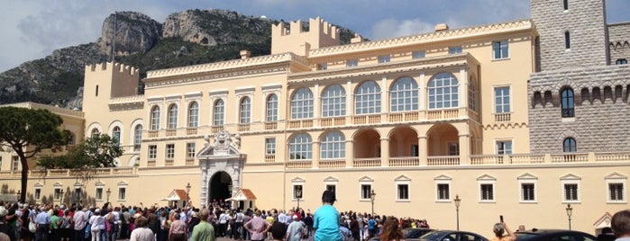 Palais Princier de Monaco is one of julia'nın Kaydettiği Mekanlar.