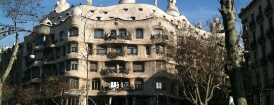 La Pedrera (Casa Milà) is one of 101 sitios que ver de Barcelona.