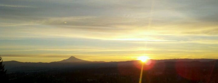 Rocky Butte is one of Great outdoor parks in Portland, OR.