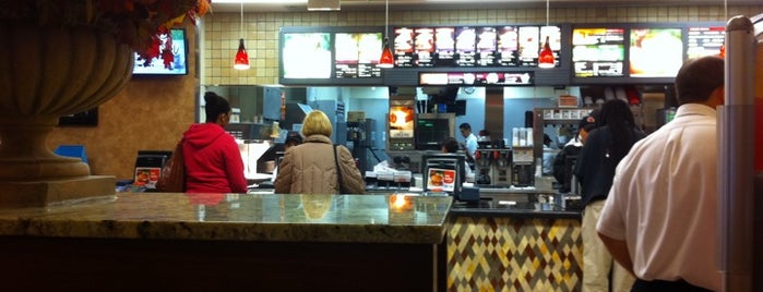 McDonald's is one of Andrew : понравившиеся места.